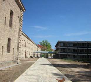 Seysselkaserne, mit UNI