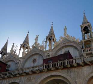 Außenfassade von der Basilica San Marco 