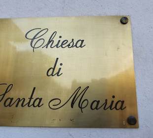 Inschrift direkt am Eingang