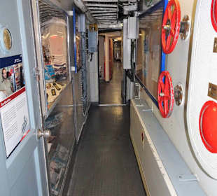 Weg zur Kantine der "Mölders"