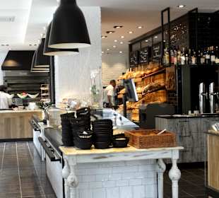 Blick in die Gasträume des Café Lange