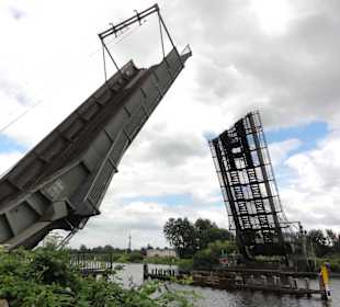 Öffnung der Rollklappbrücke