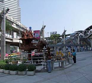 Vor dem MBK Center