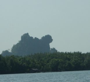 Richtung James Bond Felsen
