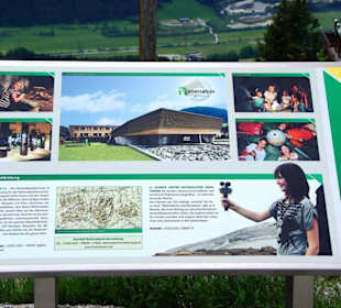 Infotafeln der Gegend, Landschaft, Berge
