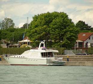 Yachthafenbereich Bibi