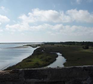 Ausblick vom Fort über dem Meeresarm