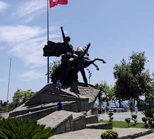 Atatürk Reiter Statue