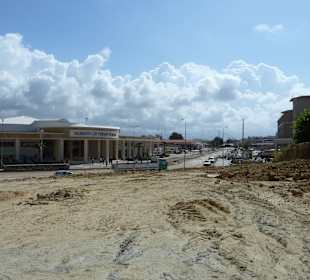 Blick auf das Einkaufszentrum