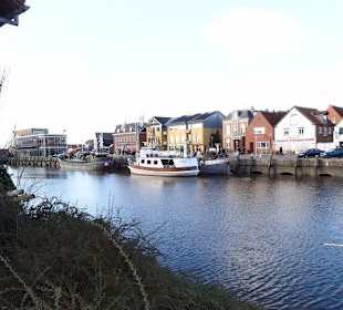 Binnenhafen mit Stadthäuser