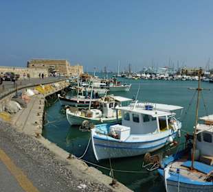 Blick auf den Hafen von Heraklion