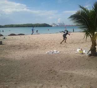 Der Strand von Boca Chica in der Dominikanischen 