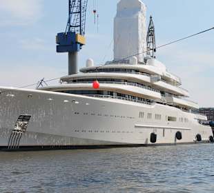 3.größte Jacht der Welt (Hafenrundfahrt)