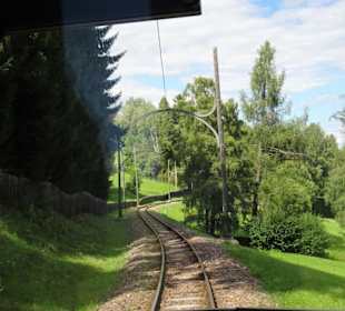 Fortsetzung der Seilbahnfahrt auf Schienen