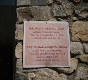 Hinweis auf die romanische Rotunde
