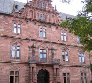 Zum inneren des Schloss Johannisburg