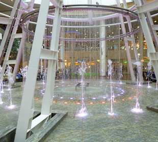 Wasserspiel, im großen Kaufhaus neben dem Kaffee22