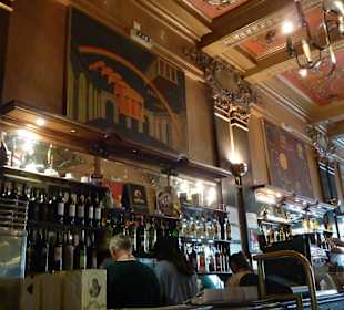 Im Cafe Brasileira
