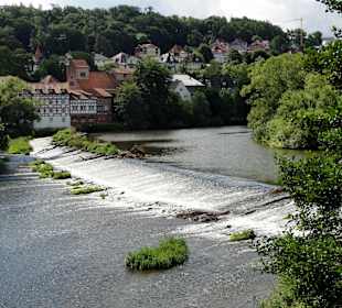 Die Fulda an der Altstadt von Melsungen
