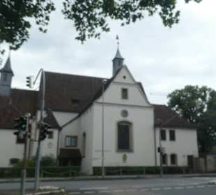 Das ehem. Kapuzinerkloster mit Klosterkirche