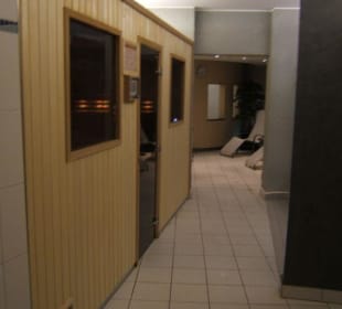 Blick von den Duschen zum Ruhebereich
