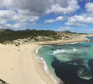 Ein nahegelegener Strand (Cala Torta)