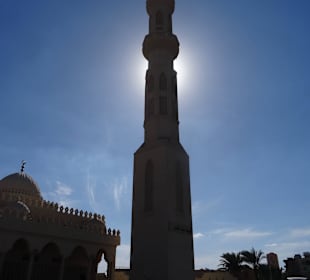 Einer von 2 Türmen rechts