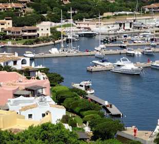 Blick auf den Yachthafen von Porto Cervo