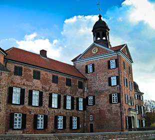 Парк Замка Ойтин. Золотая осень.