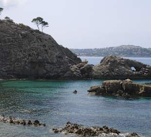 Kleine Steinbuchten östlich des Romana