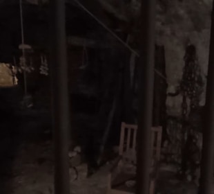 Keller - Gefängnis + Folterkammer