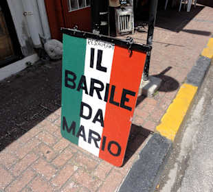 Der Hinweis an der Straße