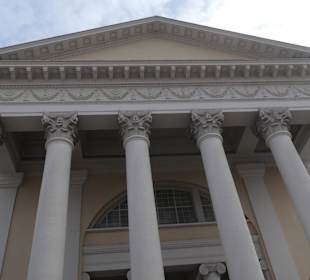 Die ev. Stadtkirche am Karlsruher Marktplatz