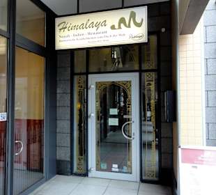 Eingang zum Restaurant Himalaya