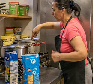 Katerina prepares the Mousakas