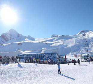 Blick auf das Volvo Ice Camp