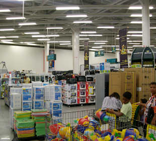 Spinneys Supermarkt in Senzo Mall