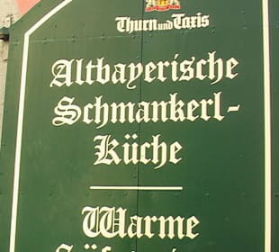 Beim Dampfnudel Ulli 