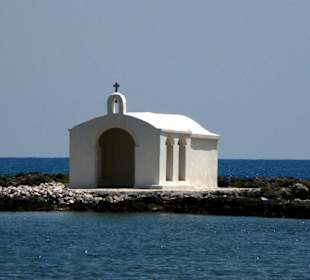 Kapelle im Hafen von Georgioupolis