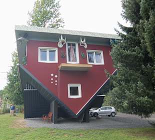 Haus auf dem Kopf