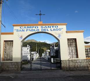 Eingang zum Friedhof