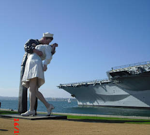 Außenansicht USS Midway