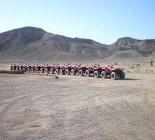Gegenüber von Menaville kleine Wüstentour