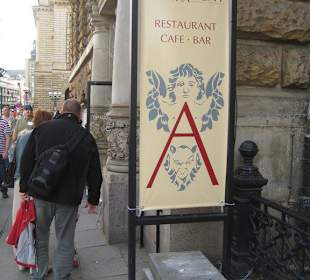Haupteingang des Restaurants