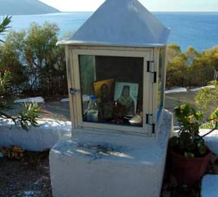 Gedenkstätte im Dorfzentrum