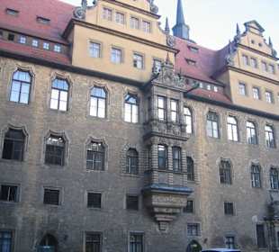 Widok zamku od strony dziedzińca