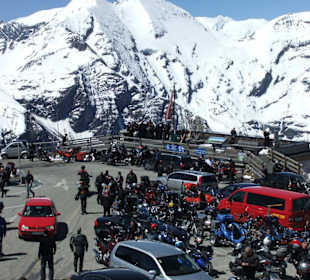 Bikertreffen an der Edelweissspitze