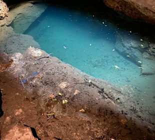Kleine Cenote in Mani