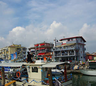 Am Hafen entlang