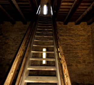 Hölzerne Stiege im Georgsturm